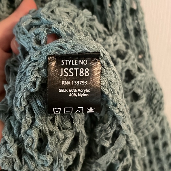 POL Medium Crochet Top - Picture 5 of 6